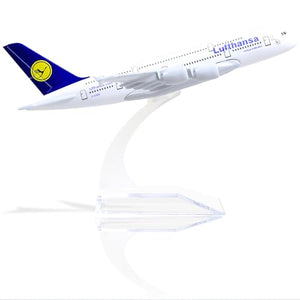 Airbus A380 German Airlines 1/400 Die-Cast Metal Airplane Model with Stand Sky Jumbo Plane Alloy Model Kit for Aviation Enthusiast Gift.