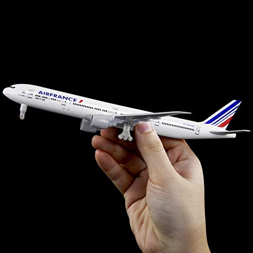 Busyflies 1:300 Scale France Boeing 777 Airplane Models Alloy Diecast Airplane Model.
