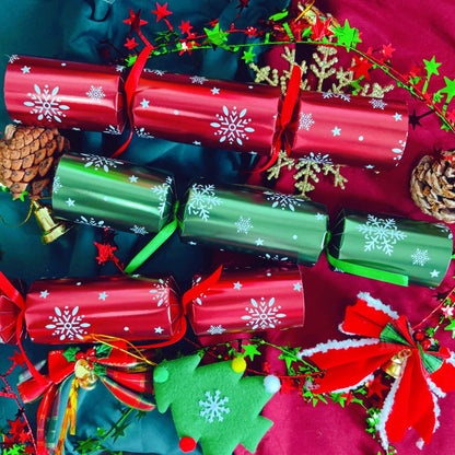 Christmas No Snap Crackers with Crowns and Toys Jokes Christmas Games for Kids and Adults (Red and Green Snowflake)