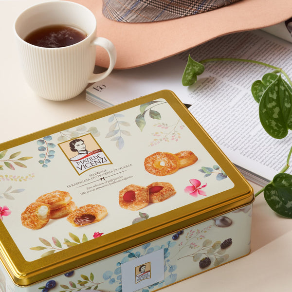 Matilde Vicenzi 5 O'Clock Tea Time Cookie Assortment Gift Tin, Variety of Butter Flaky Pastries, Chocolate & Vanilla Creme Filled Gourmet Cookies, Bakery Snacks Made in Italy, 375g